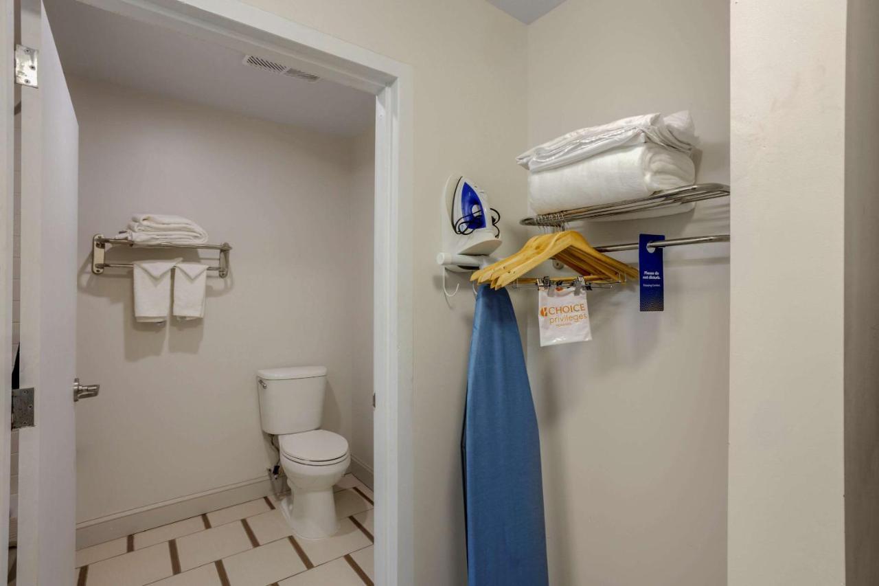 Comfort Inn & Suites Mt Laurel-Philadelphia Mount Laurel Bagian luar foto