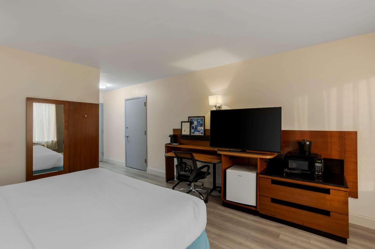 Comfort Inn & Suites Mt Laurel-Philadelphia Mount Laurel Bagian luar foto