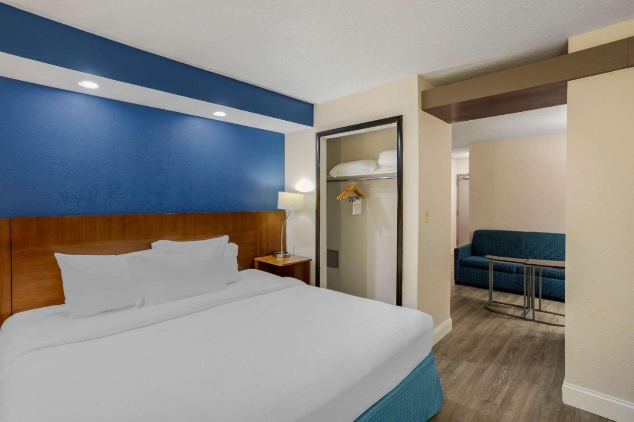 Comfort Inn & Suites Mt Laurel-Philadelphia Mount Laurel Bagian luar foto