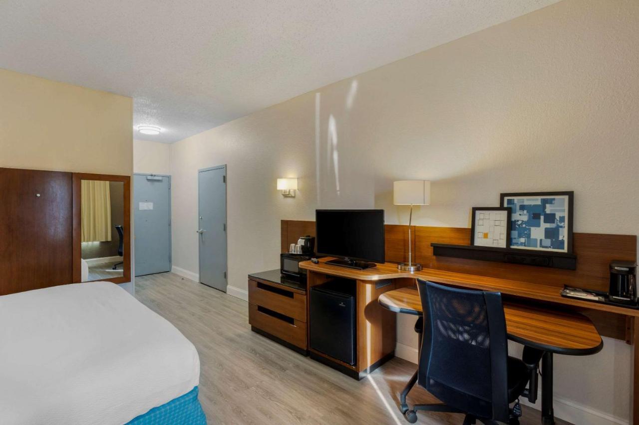 Comfort Inn & Suites Mt Laurel-Philadelphia Mount Laurel Bagian luar foto