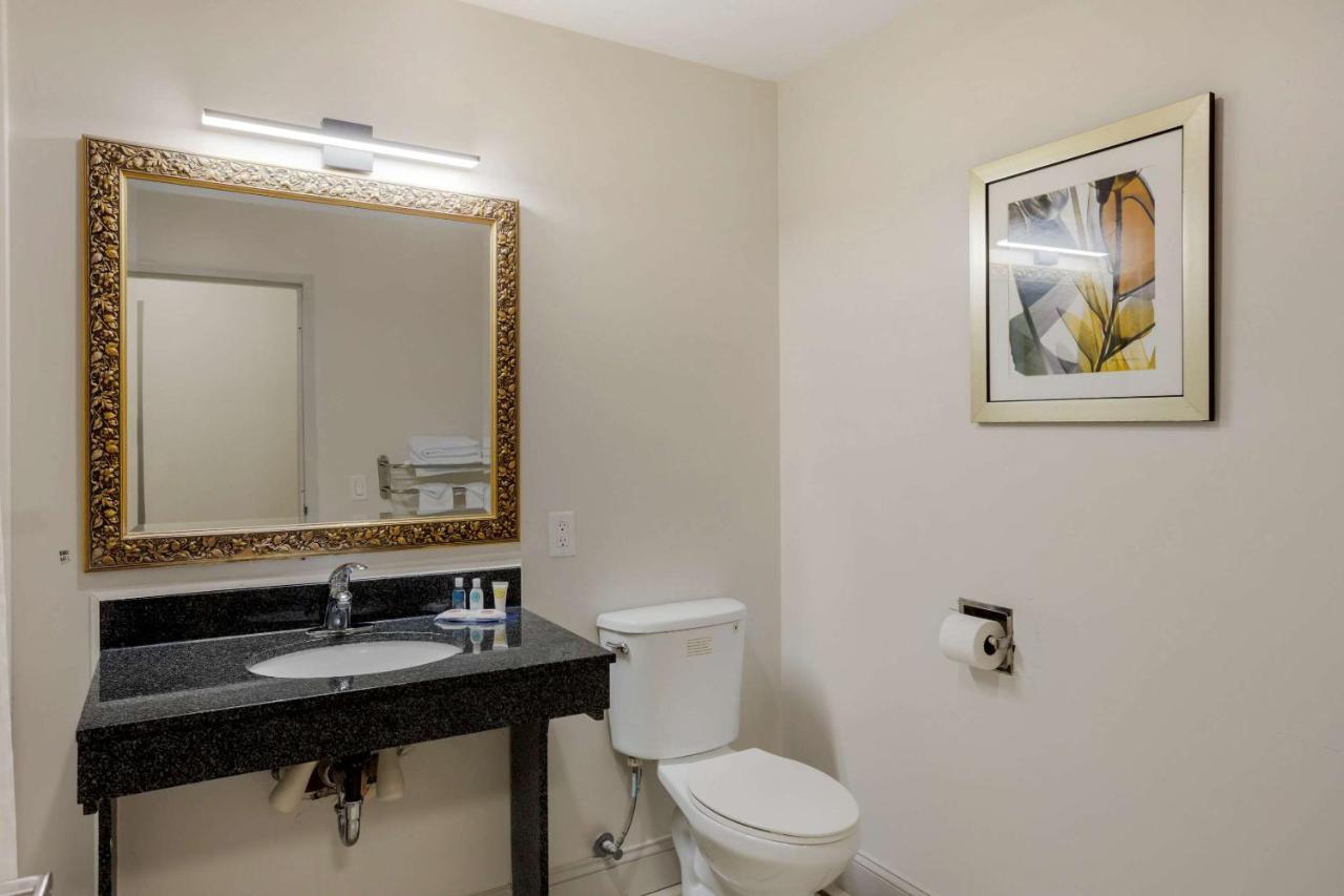 Comfort Inn & Suites Mt Laurel-Philadelphia Mount Laurel Bagian luar foto