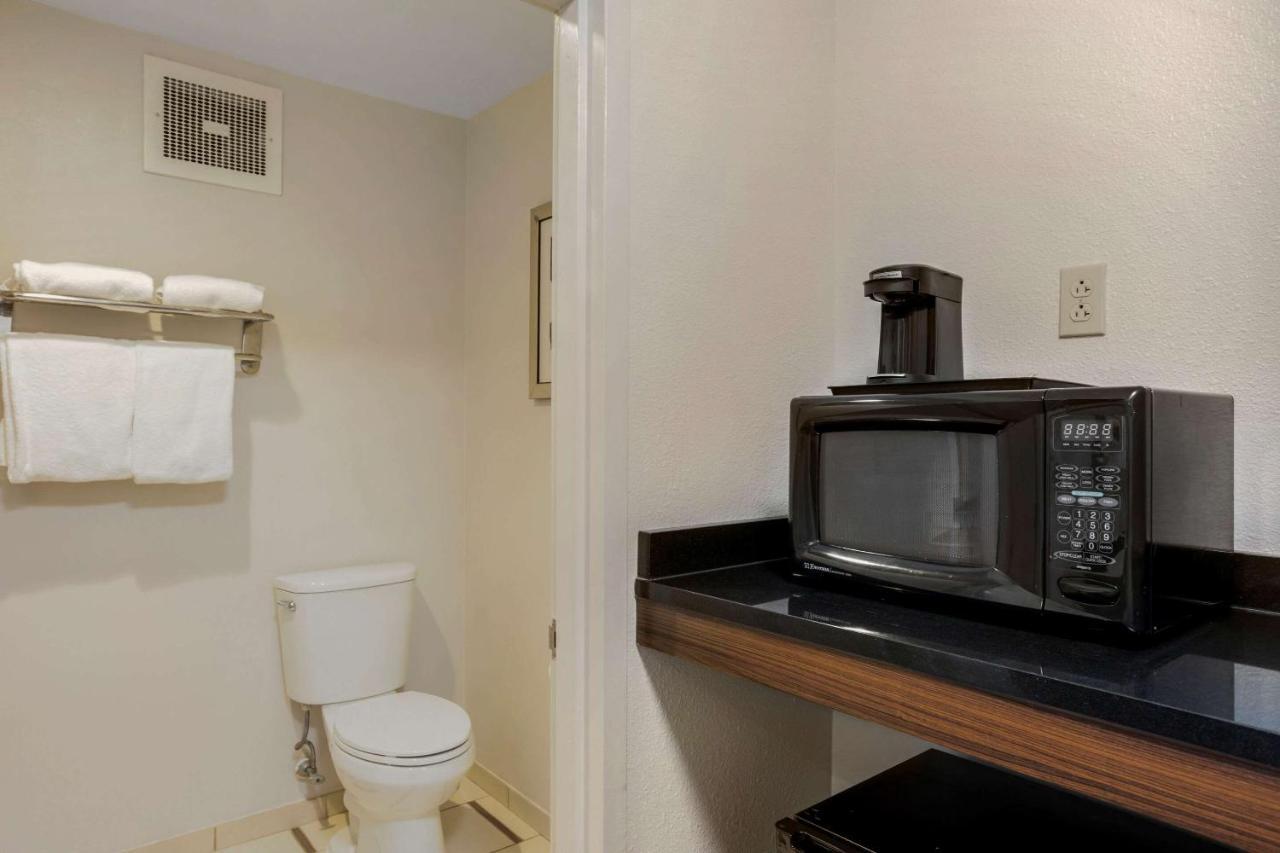 Comfort Inn & Suites Mt Laurel-Philadelphia Mount Laurel Bagian luar foto